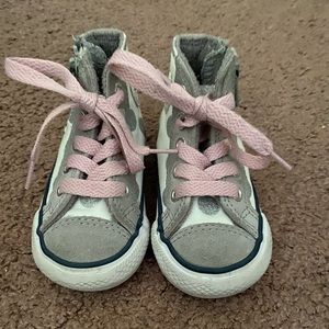 Converse little girl sneakers